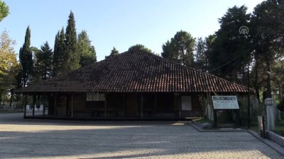 Sekiz Asırlık Çivisiz Camide Mehmetçik İçin Dua Ettiler