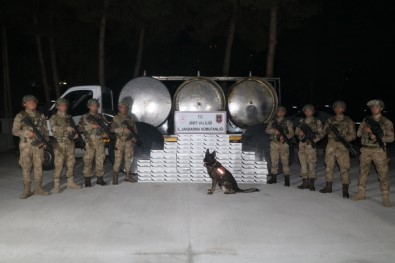 Siirt'te Süt Tankının İçine Gizlenmiş 3 Bin 989 Paket Kaçak Sigara Ele Geçirildi