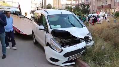 Sivas'ta Öğrenci Servisi Kaza Yaptı Açıklaması 9 Yaralı