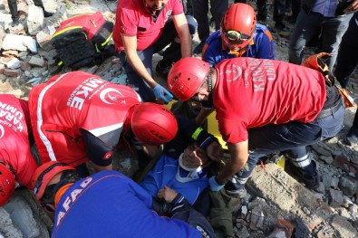 7.2'Lik Deprem Tatbikatı Gerçeğini Aratmadı