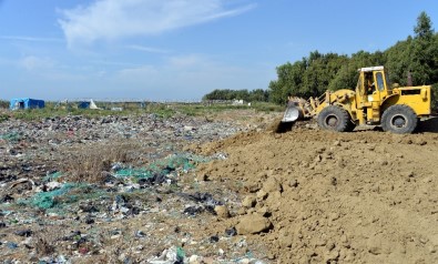 Adanalıoğlu'nda Eski Çöp Döküm Sahasının Üzeri Toprakla Kapatıldı