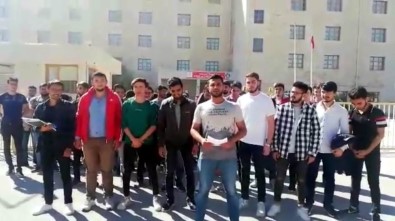 Cihanbeyli'de Üniversite Öğrencileri Yurtlarının Açılmasını İstiyor