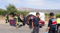 Denizli'de Otomobille Kamyonet Çarpıştı Açıklaması 2 Ölü, 1 Yaralı Haberi