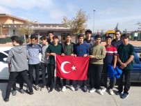 LİSE ÖĞRENCİSİ - Lise Öğrencileri Barış Pınarı'na Katılmak İçin Askerlik Şubesine Başvurdu