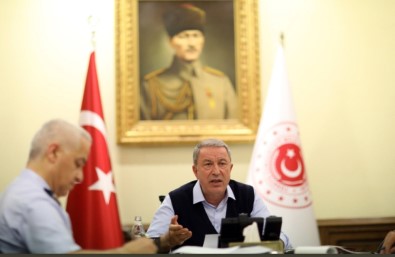 Milli Savunma Bakanı Akar, ABD Savunma Bakanı Esper İle Görüştü