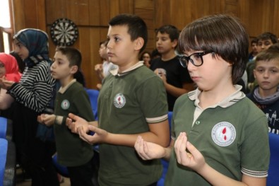 Ortaokul Öğrencilerinden Mehmetçik İçin Dua