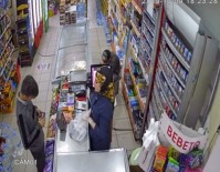 BAHÇELİEVLER - (Özel) Marketten Çikolata Ve Sigara Çalan Çocuk Hırsız Kamerada