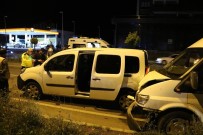 SİVİL POLİS - Sivas'ta Trafik Kazası Açıklaması 2'Si Polis 3 Yaralı