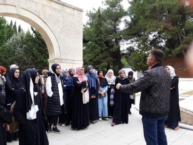 Sultangazi'de Kültür Gezileri Başladı