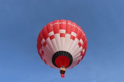 Türkiye'nin İlk Yerli Ve Milli Sıcak Hava Balonu Kapadokya'da Uçtu