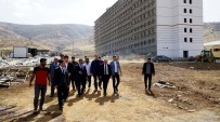 İLKER GÜNDÜZÖZ - Vali Gündüzöz, Öğrenci Yurdunun İnşaatını İnceledi