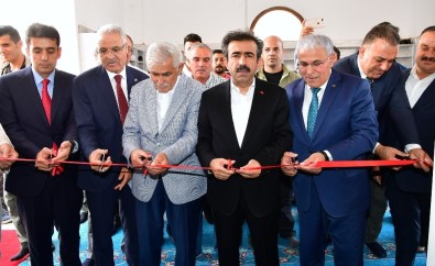 Vali Güzeloğlu Yapımı Tamamlanan Cami Açılışını Yaptı