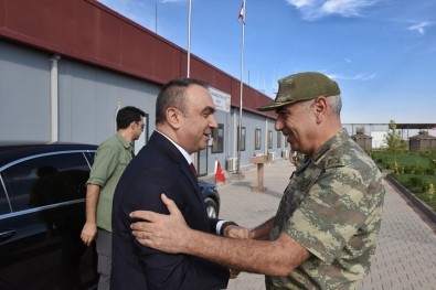 Vali Soytürk'den Tümgeneral Uzun'a Ziyaret