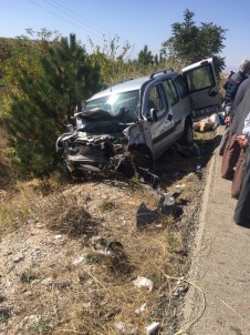 Dinar'da Feci Kaza Açıklaması 1'İ Ağır 3 Yaralı