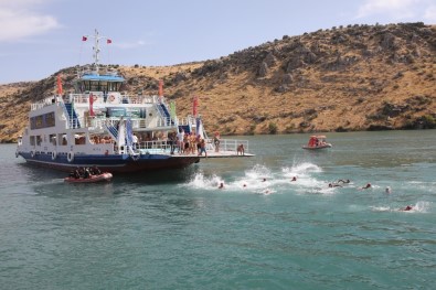 Fırat'ın İncisi Rumkale'deki Su Sporlarına Yoğun İlgi