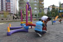 Muş'ta Tahrip Olan Parkların Bakımını Sürdürüyor