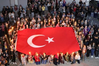 Uşak'ta KYK Öğrencilerinden Barış Pınarı Harekatı'na Tam Destek