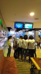 Kız Çocukları Eğlendi