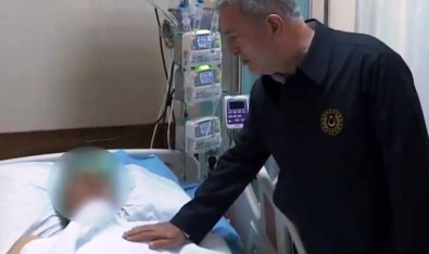Milli Savunma Bakanı Akar Ve TSK Komuta Kademesinden Yaralı Askerlere Ziyaret