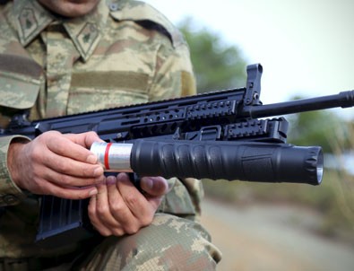 Yerli 'bomba atarlar' kışlada