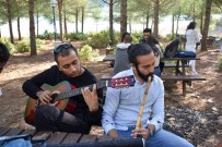 SITKI KOÇMAN ÜNİVERSİTESİ - Bir Günü Telefonsuz Geçirmenin Keyfini Çıkardılar