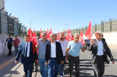 Diyarbakırlı Vatandaşlardan Barış Pınarı Harekatı İçin Gönüllü Askerlik Başvurusu