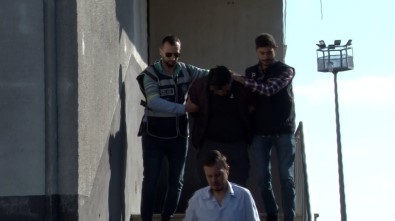 Esenyurt'ta 14 Ayrı Suç Dosyasından Aranan 2 Kişi Yakalandı