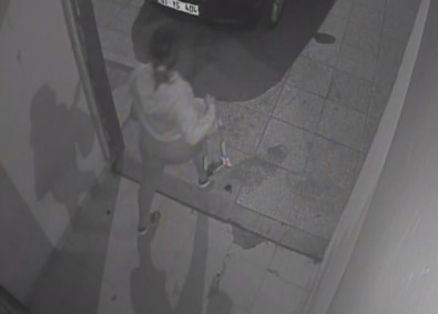 Eskort Sitesinden Bulduğu 5 Kadını Gasp Etti