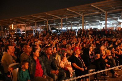 Gezici Sahne İle Sezonu Mumcular'da Açtılar