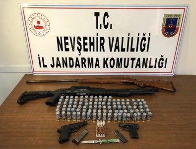 Gülşehir'de Bir Evde Çok Sayıda Silah Ve Mermi Ele Geçirildi
