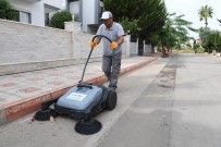 KONYAALTI BELEDİYESİ - Konyaaltı'nda Süpürücüler İş Başında