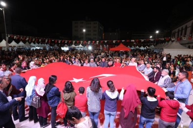 Mehmetçik'e Destek Sürüyor