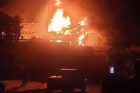 İTFAİYE ARACI - Mısır'daki Tarihi Kilise Alev Alev Yandı