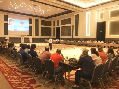 Rehber Öğretmenlere 'Özgüven Projesi' Eğitimi