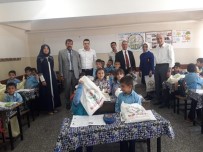 KIRTASİYE MALZEMESİ - Siirt'te 150 Öğrenciye Kırtasiye Yardımı Yapıldı