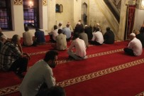 SABAH NAMAZı - Anadolu'nun İlk Camisinde Mehmetçik İçin Fetih Suresi Okundu