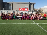 ETI MADEN İŞLETMELERI - Cumhuriyet Futbol Şenliği'nde Ter Döktüler
