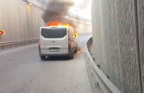 HADıMKÖY - Esenyurt'ta Bulunan Bir Alt Geçitte Ticari Minibüs Alev Alev Yandı
