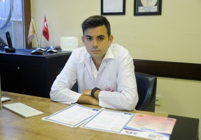 Sultanahmet Köftecisi'nin Başı Taklitleriyle Dertte