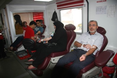 Türkler Ve Suriyelilerden Kan Kardeşliği