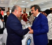 HASAN BASRI GÜZELOĞLU - Vali Güzeloğlu Görme Engelli Vatandaşlarla Bir Araya Geldi