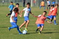 KARAALI - Yunusemre Belediyespor, Futbolda Geleceğin Yıldızlarını Arıyor