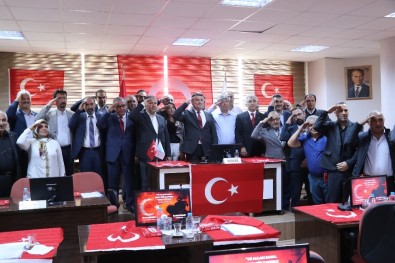 Aksaray Belediyesi Meclisinden Barış Pınarı Harekatı'na Asker Selamlı Destek