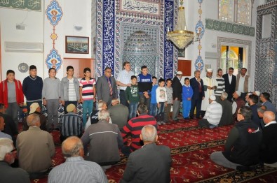 Akşehir'de Camiye Giden Çocuklar Ödüllendirildi