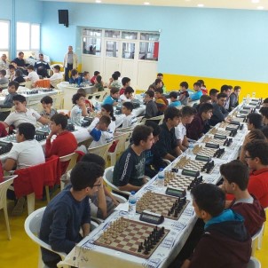 Cumhuriyet Satranç Turnuvası'nda Dahiler Mücadele Etti