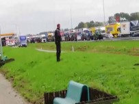 TRAFİK YOĞUNLUĞU - Hollandalı Çiftçilerden Protesto