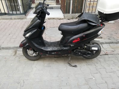 Kavga Ettiği Motosikletli Genci Ara Sokakta Sıkıştırıp Kaza Yaptırdı