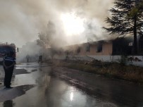 SANAYİ SİTESİ - Lokantanın Mutfak Kısmında Çıkan Yangın Korkuttu