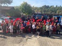 Minik Öğrencilerden Askerlere Moral Ziyareti