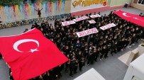 MEHMETÇIK - Öğrencilerden Mehmetçik'e Marşlı Türk Bayraklı Destek